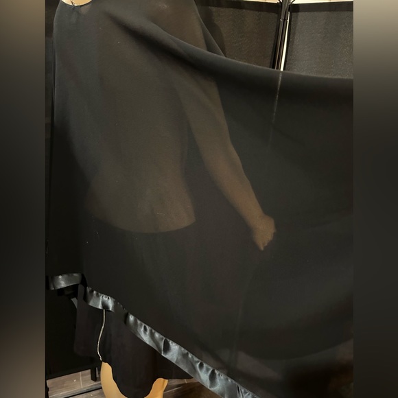 Black sheer shawl with satin edging. Scarf - Picture 7 of 7